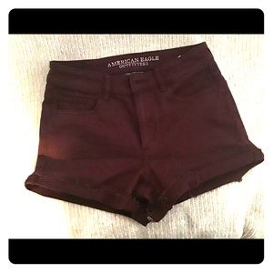 American Eagle maroon shorts